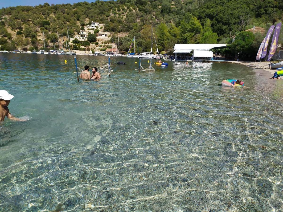 Meganisi Blue Apartment Spartokhórion 外观 照片